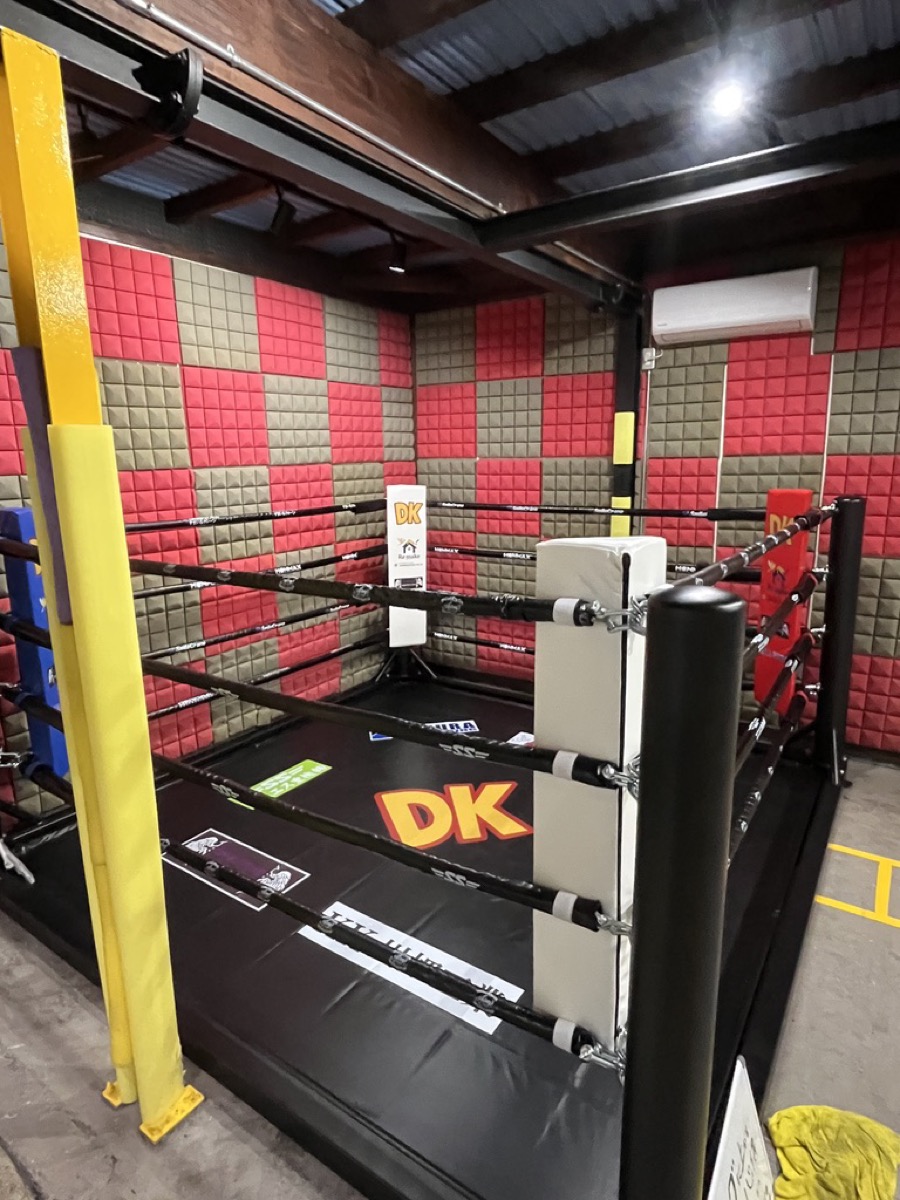 DKロゴ入りの本格リング